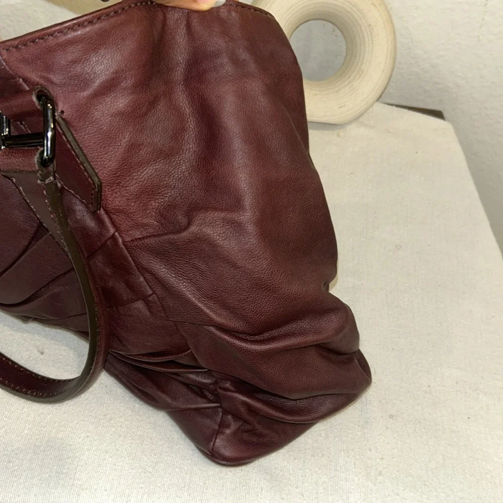 BURBERRY Leather Shoulder Bag - Picture 6 of 14
